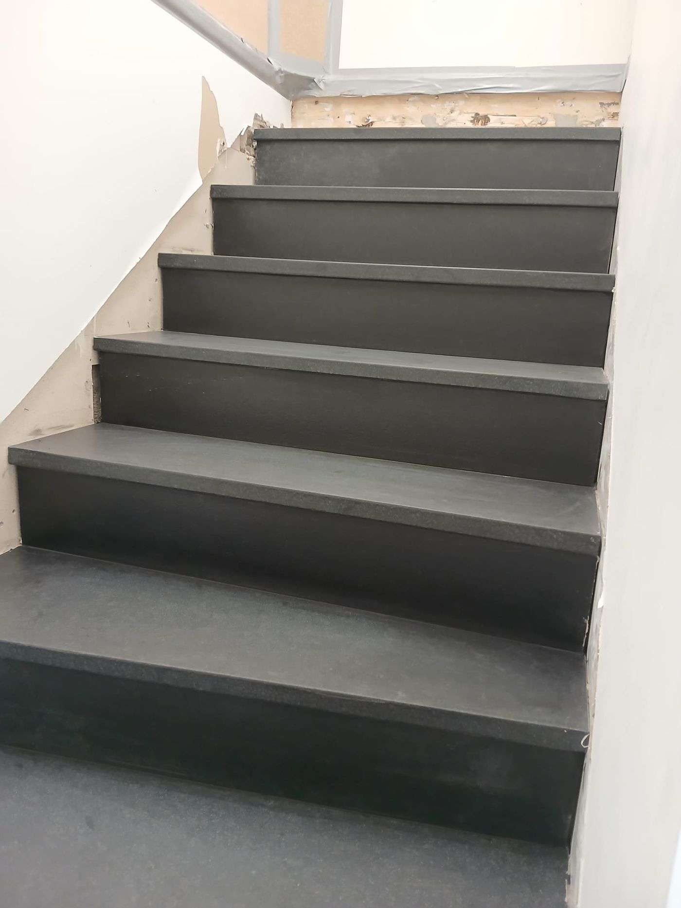 Escalier intérieur — finition soignée